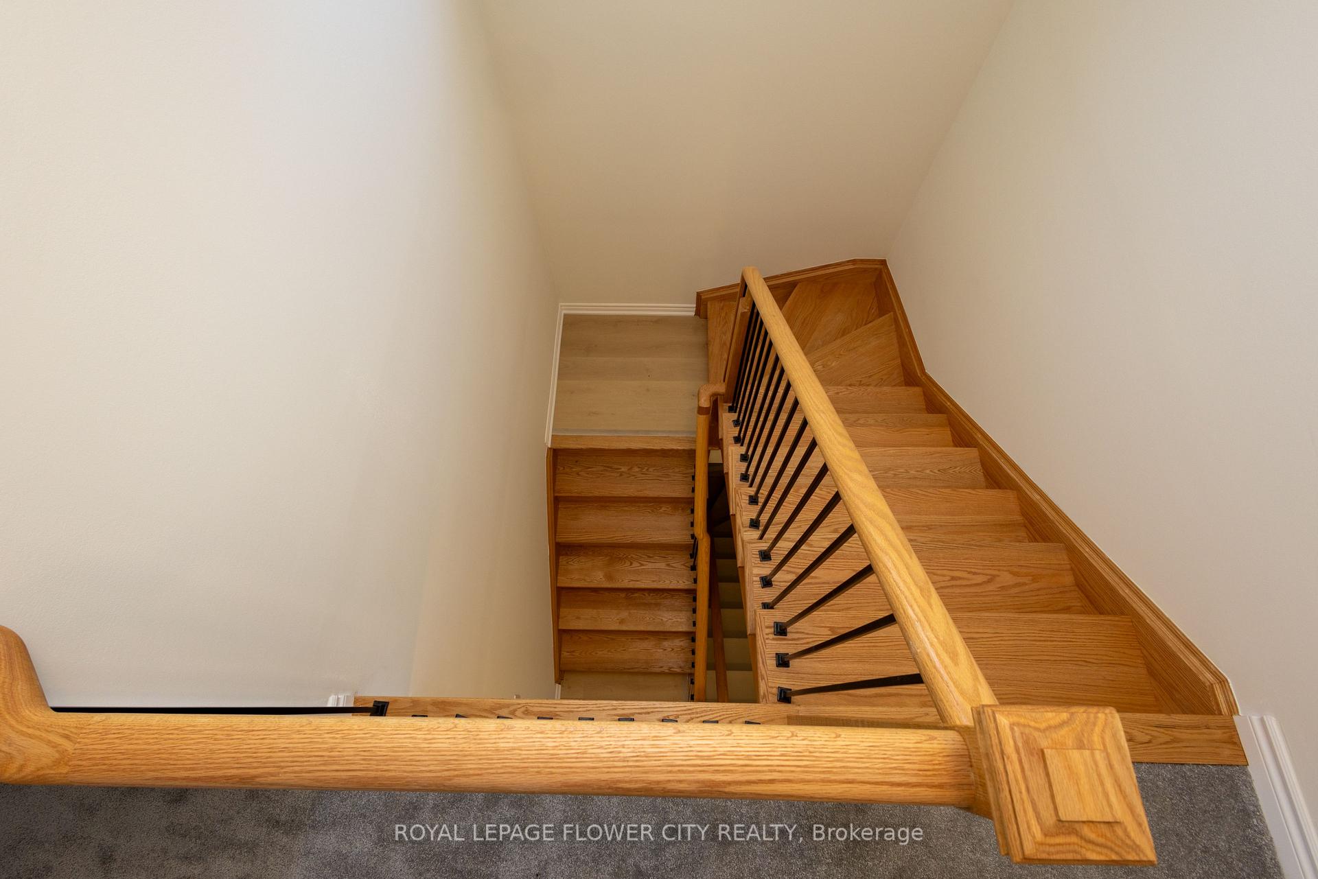 Photo 16 of 16 Ravenscraig Place, Innisfil, Cookstown — HOMEH
