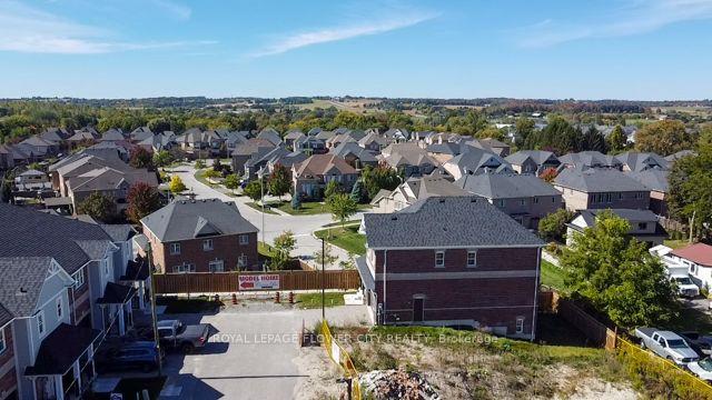 Photo 39 of 16 Ravenscraig Place, Innisfil, Cookstown — HOMEH