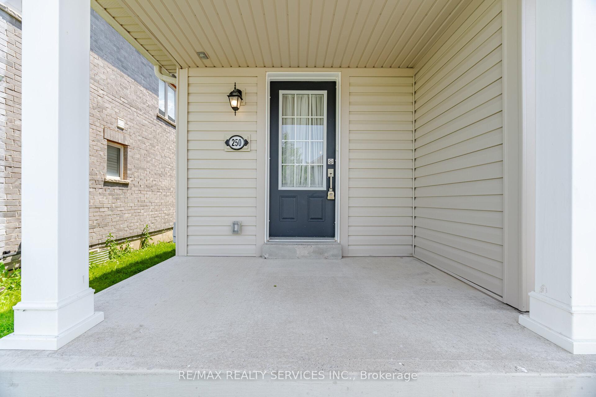 Photo 2 of 250 Esther Crescent, Thorold, Hurricane/Merrittville — HOMEH