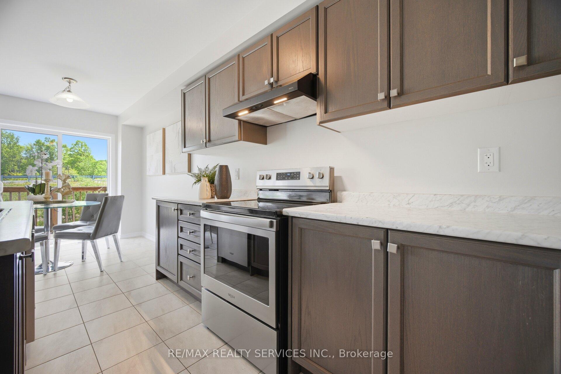 Photo 15 of 250 Esther Crescent, Thorold, Hurricane/Merrittville — HOMEH