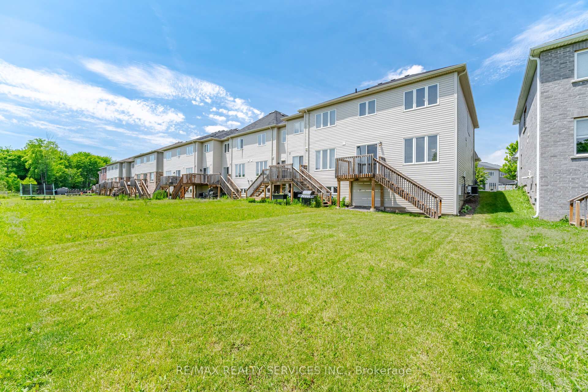 Photo 37 of 250 Esther Crescent, Thorold, Hurricane/Merrittville — HOMEH