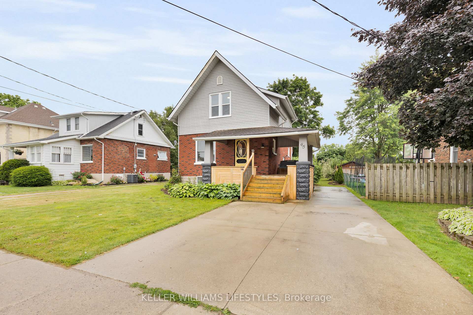 Photo of 95 John Street E