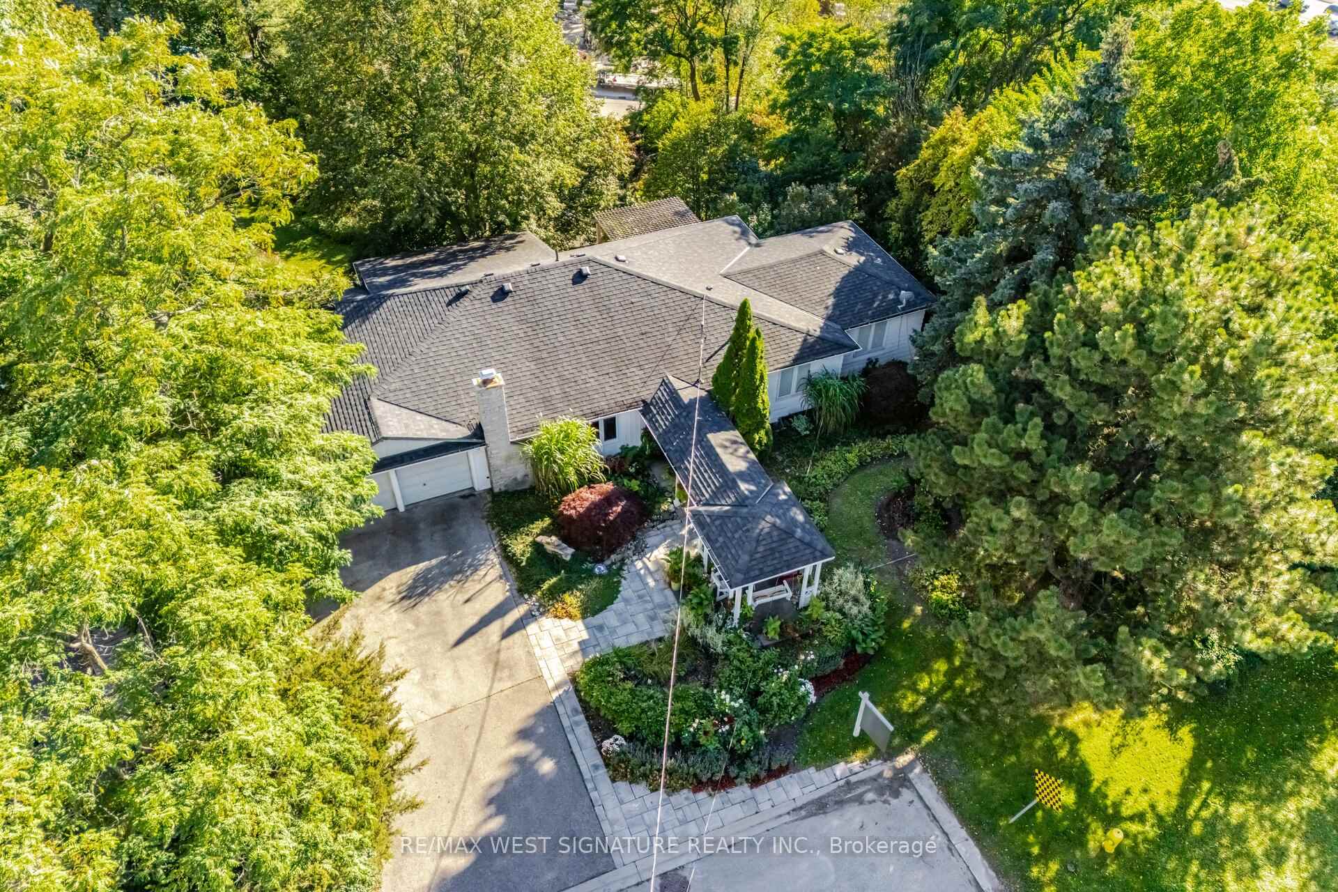 Photo 4 of 25 Main Street, Vaughan, Kleinburg — HOMEH
