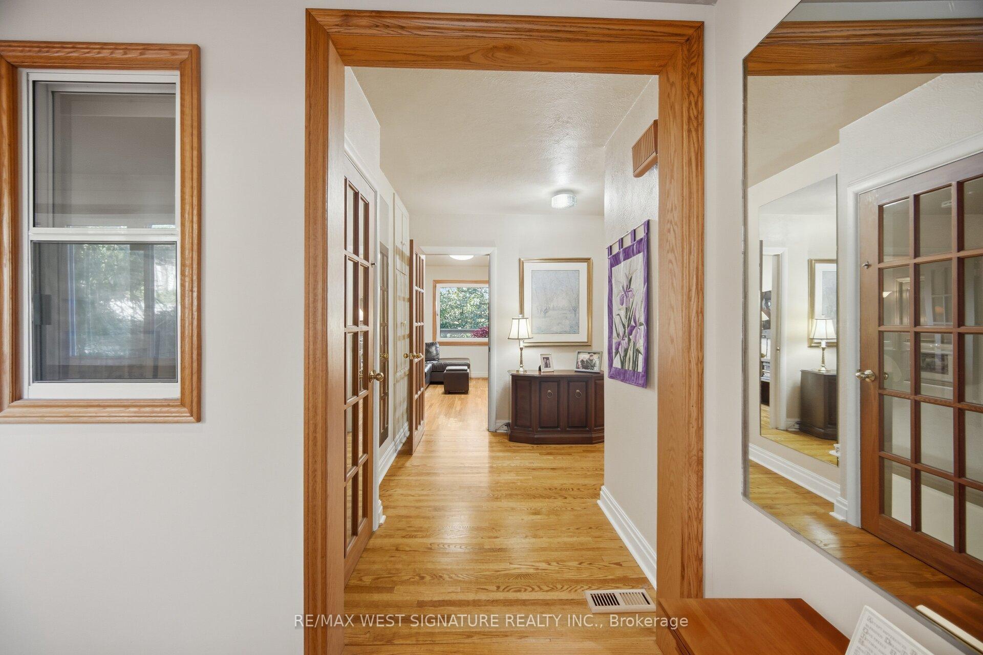 Photo 10 of 25 Main Street, Vaughan, Kleinburg — HOMEH