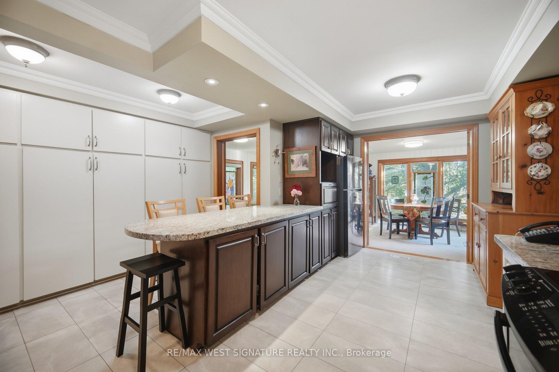 Photo 14 of 25 Main Street, Vaughan, Kleinburg — HOMEH