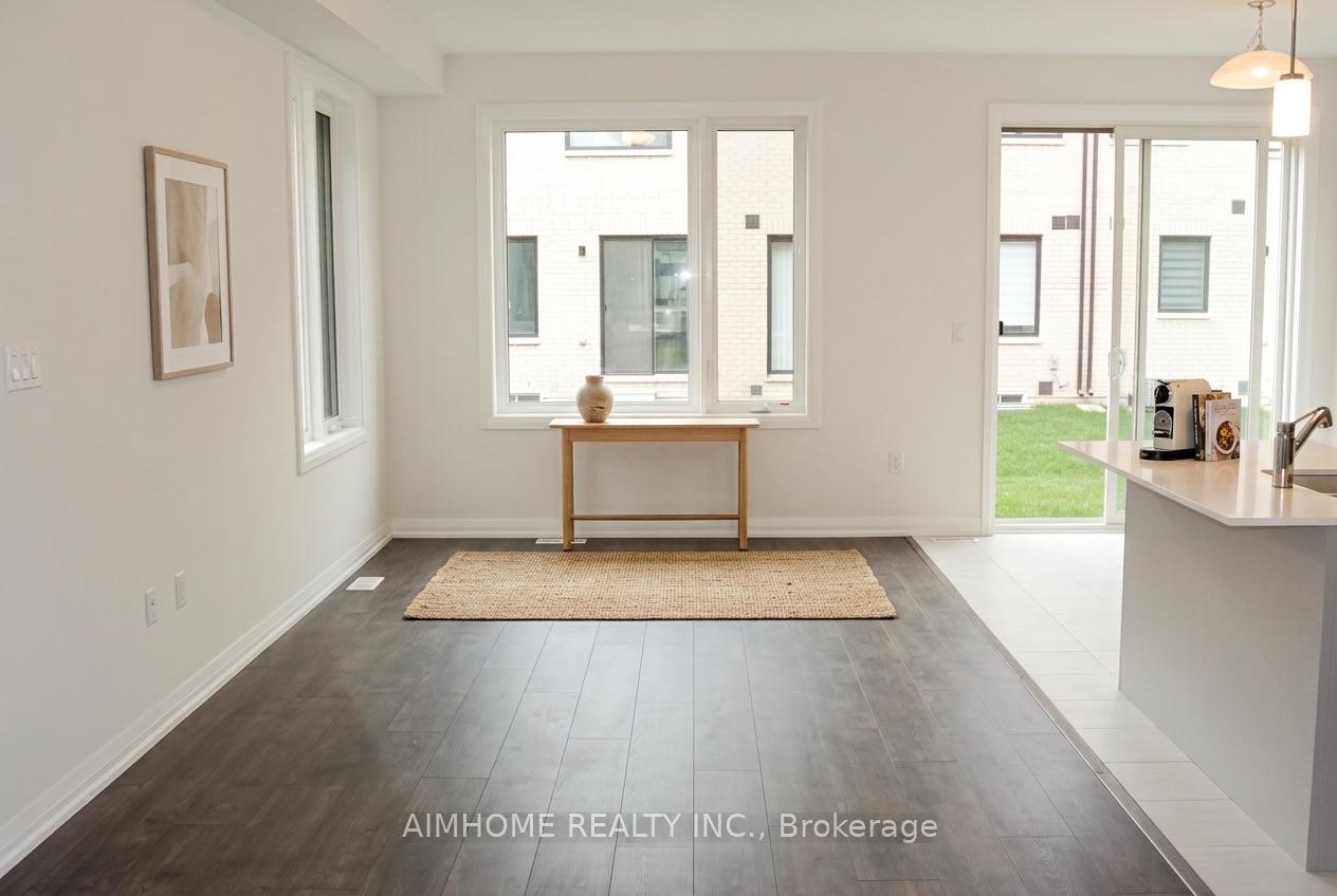 Photo 3 of 213 Hook Drive, Richmond Hill, Rural Richmond Hill — HOMEH
