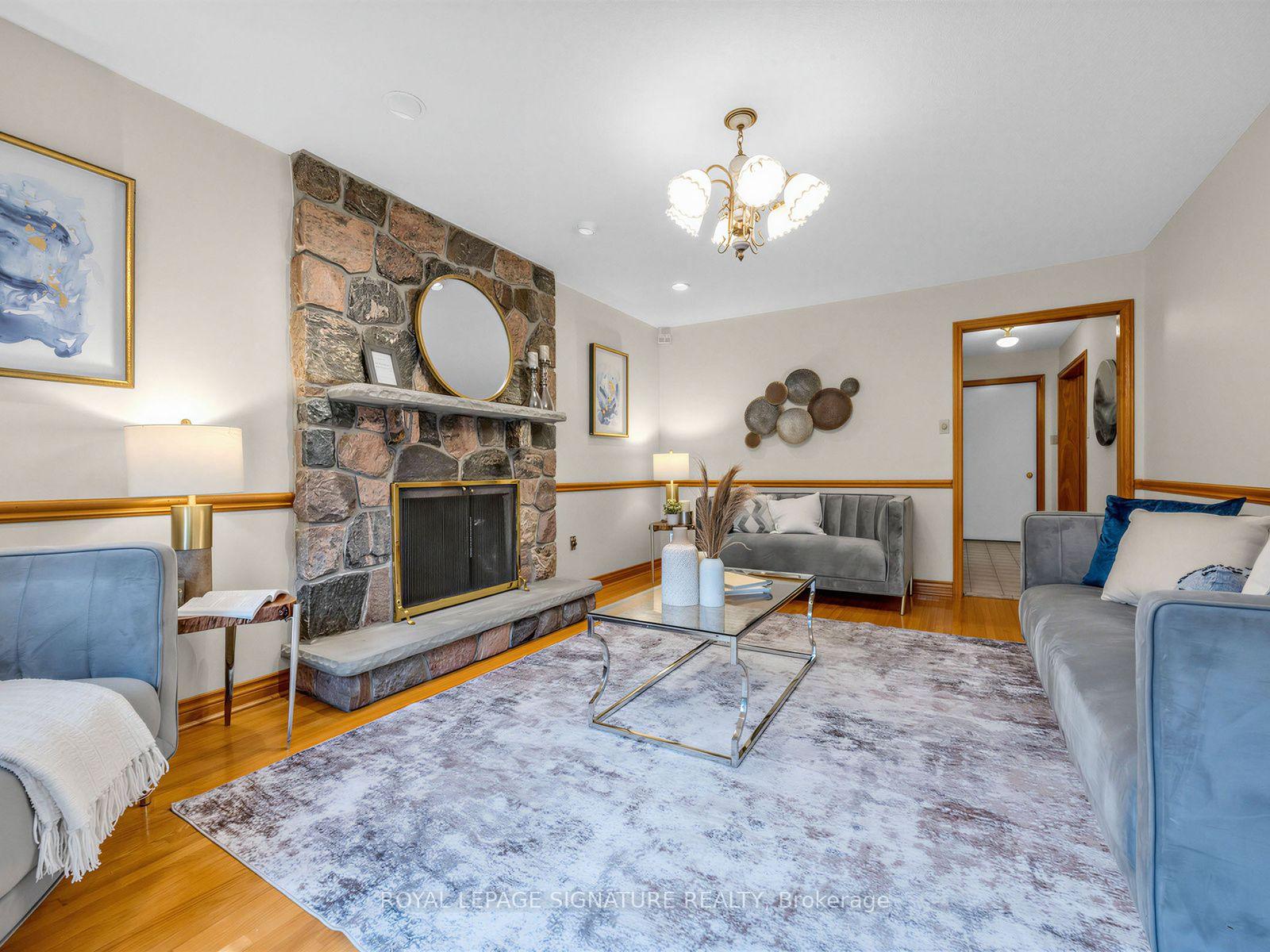 Photo 19 of 30 Invermarge Drive, Scarborough, Centennial Scarborough — HOMEH