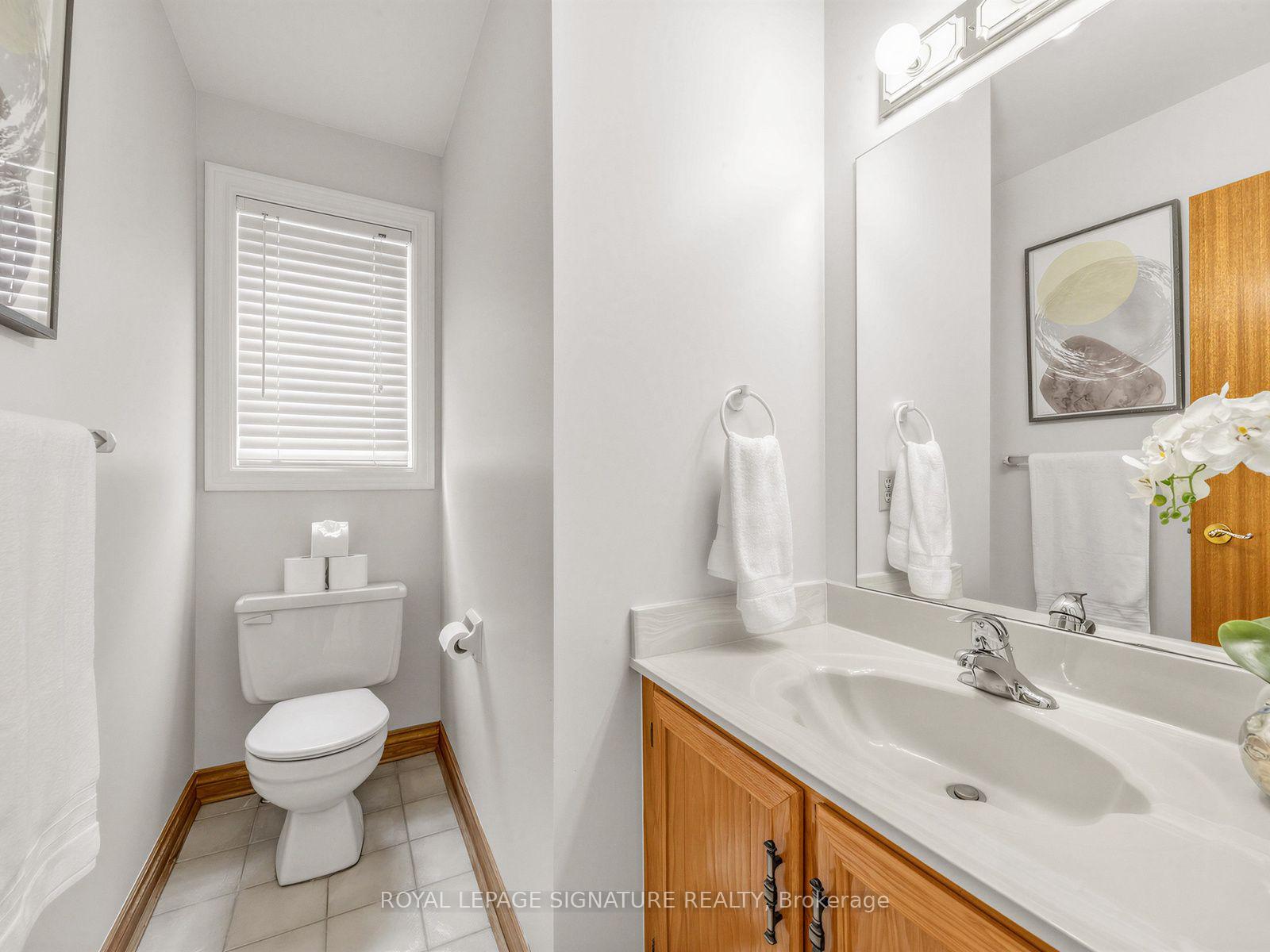 Photo 23 of 30 Invermarge Drive, Scarborough, Centennial Scarborough — HOMEH