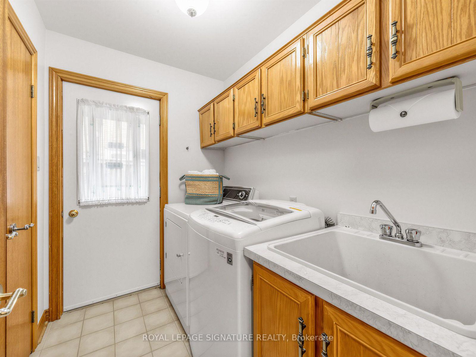 Photo 24 of 30 Invermarge Drive, Scarborough, Centennial Scarborough — HOMEH