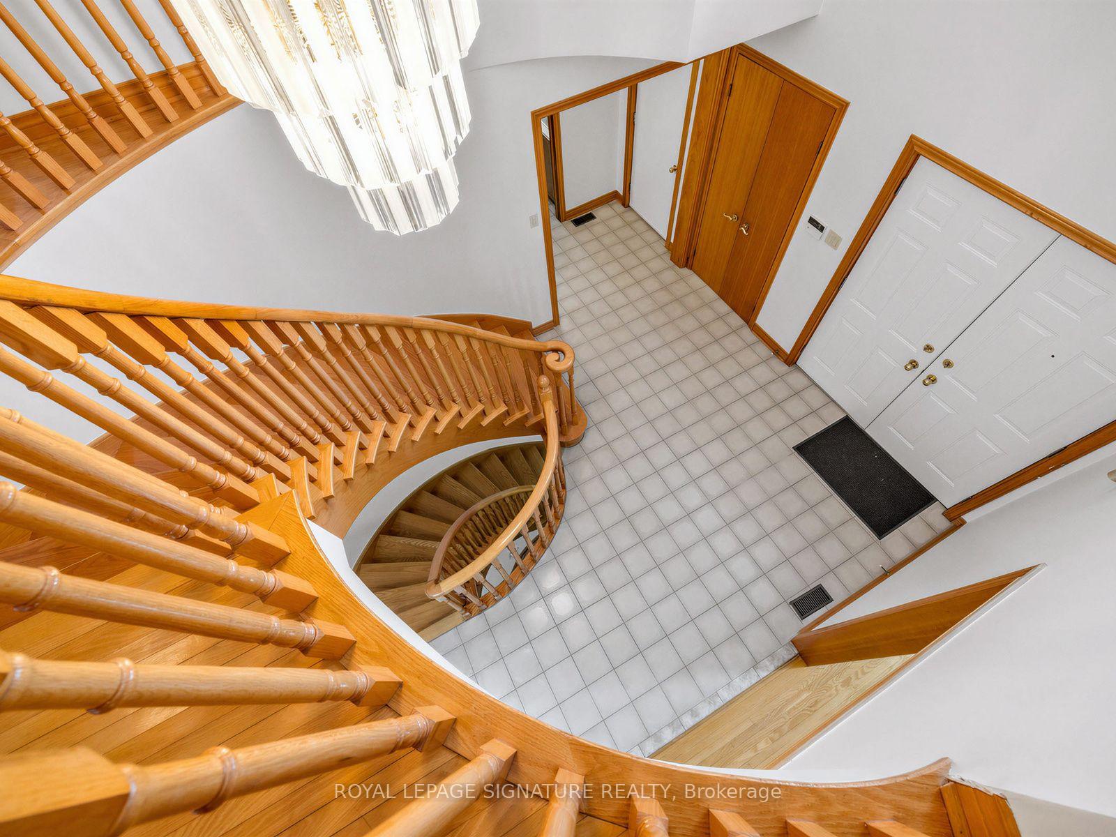 Photo 25 of 30 Invermarge Drive, Scarborough, Centennial Scarborough — HOMEH