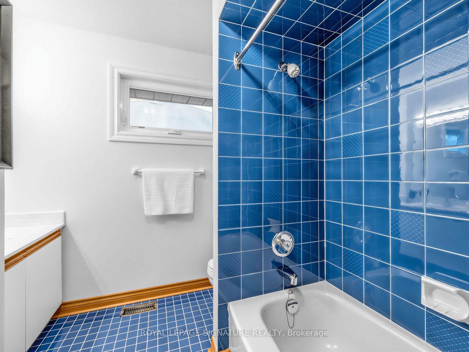 Photo 28 of 30 Invermarge Drive, Scarborough, Centennial Scarborough — HOMEH