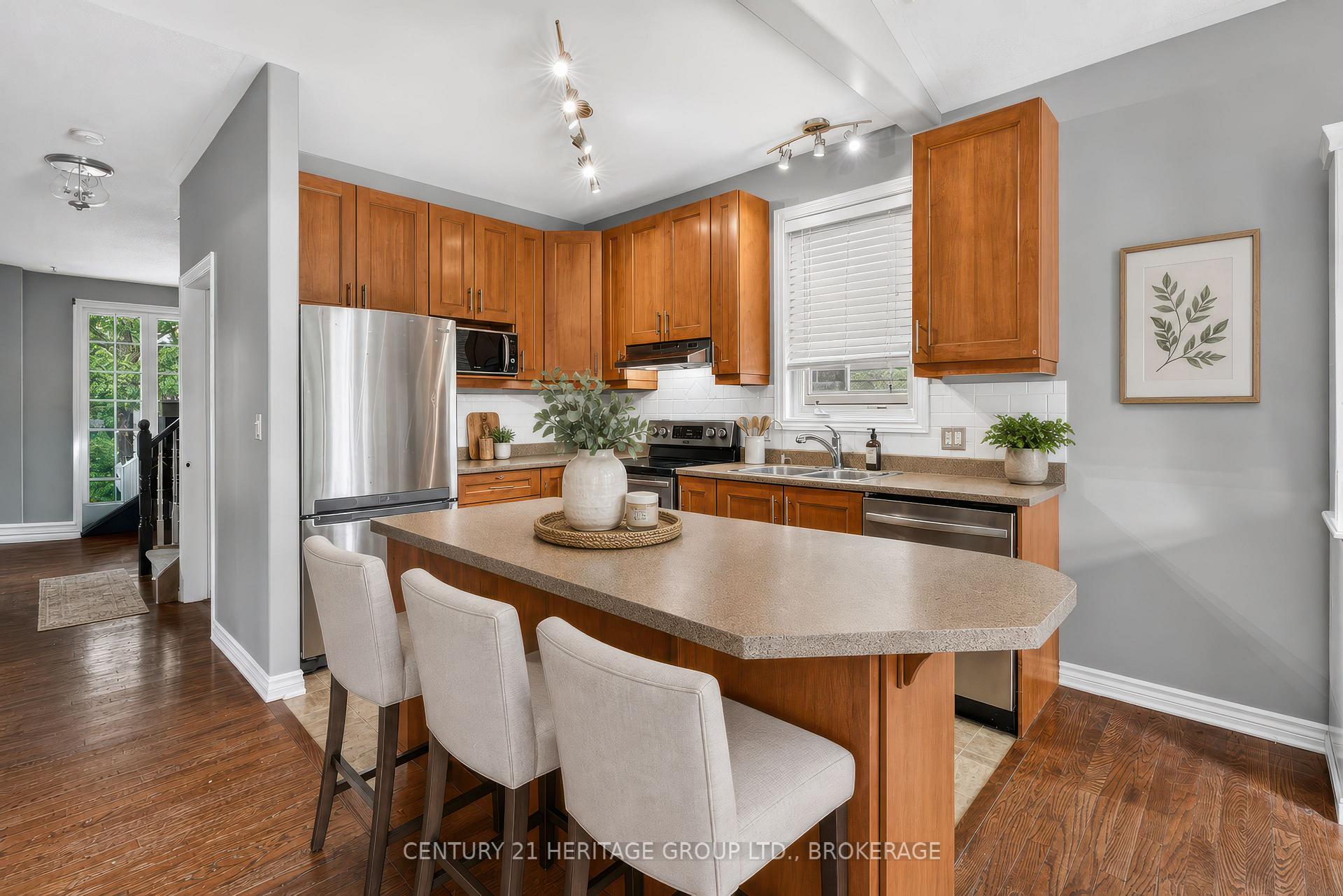 Photo 8 of 855 Lotus Avenue, Kingston, Kingston East (Incl Barret Crt) — HOMEH