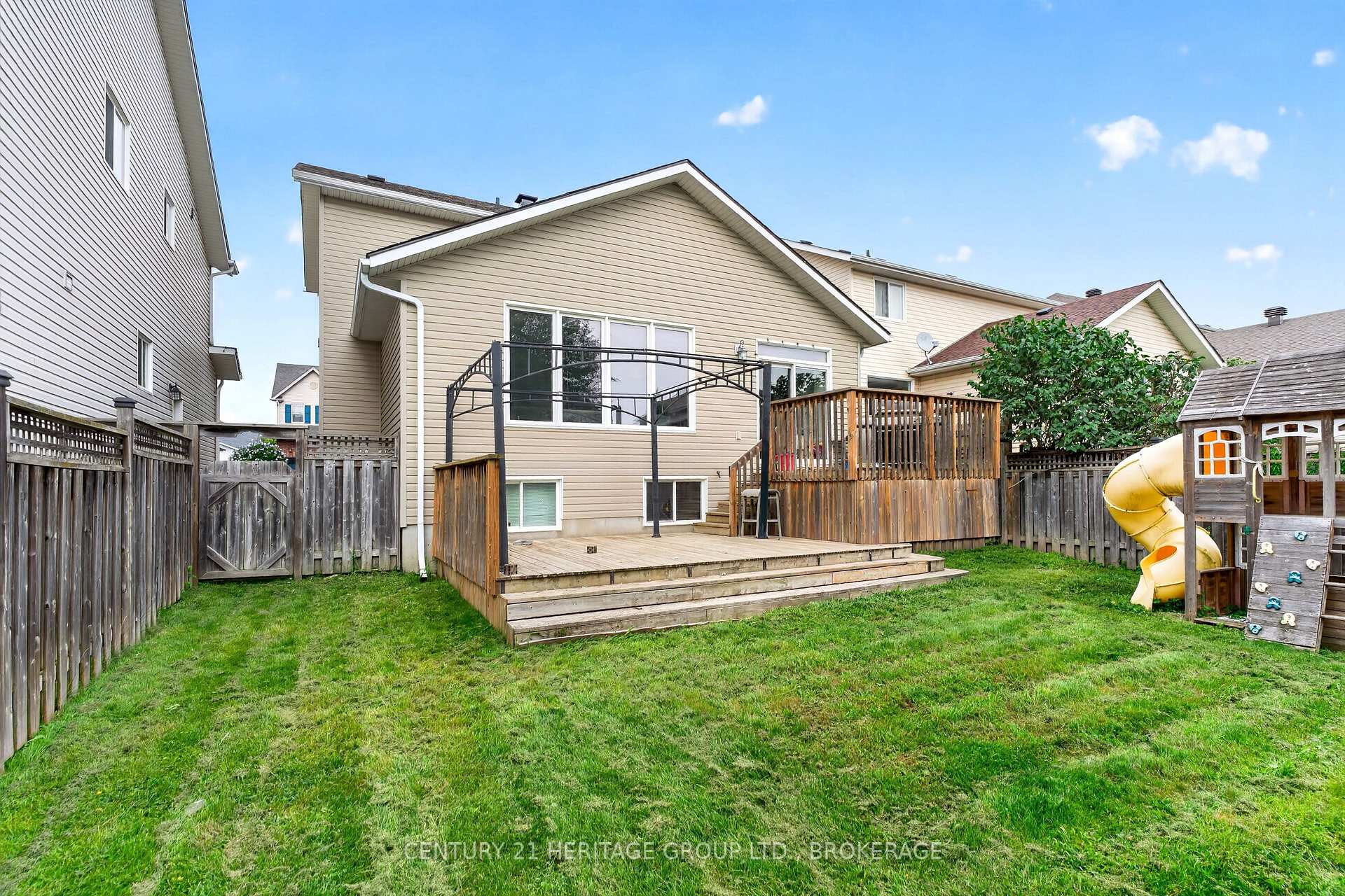 Photo 32 of 855 Lotus Avenue, Kingston, Kingston East (Incl Barret Crt) — HOMEH