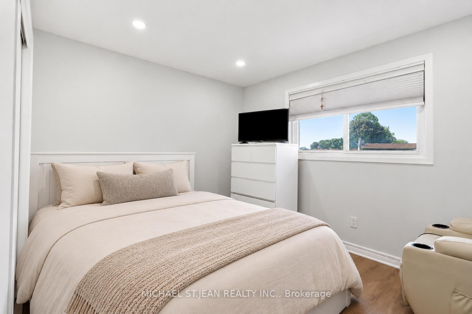 Photo 13 of 6562 Glengate Street, Niagara Falls, Morrison — HOMEH