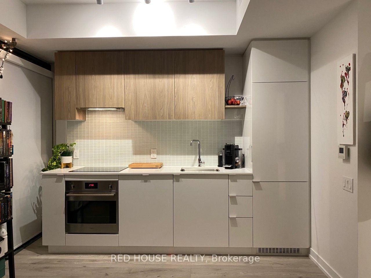 Photo 3 of Unit 1111, 161 Roehampton Avenue, Toronto, Mount Pleasant West — HOMEH