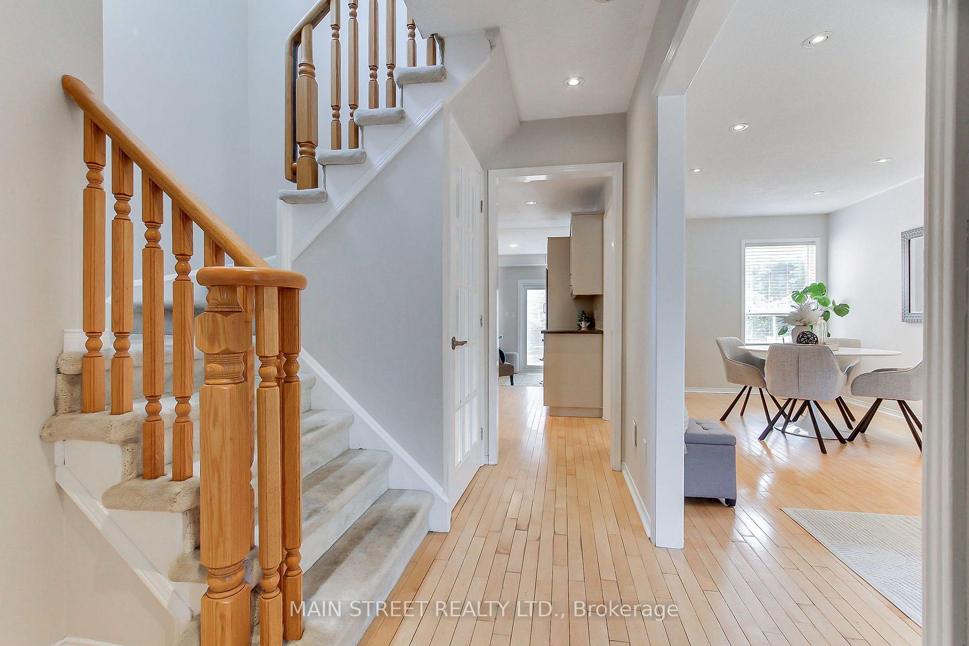 Photo 3 of 70 Dunsmore Crescent, Richmond Hill, Crosby — HOMEH