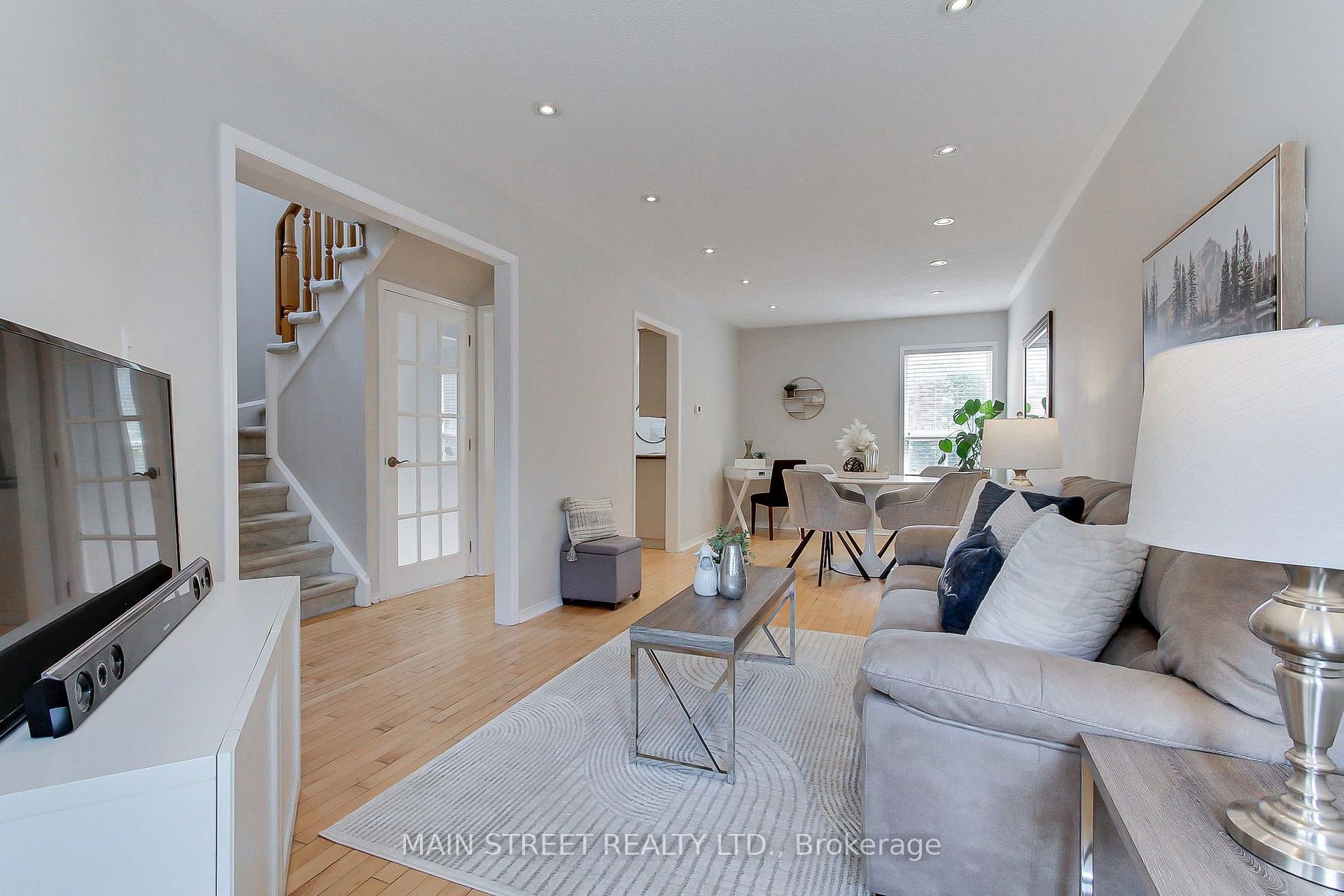 Photo 6 of 70 Dunsmore Crescent, Richmond Hill, Crosby — HOMEH