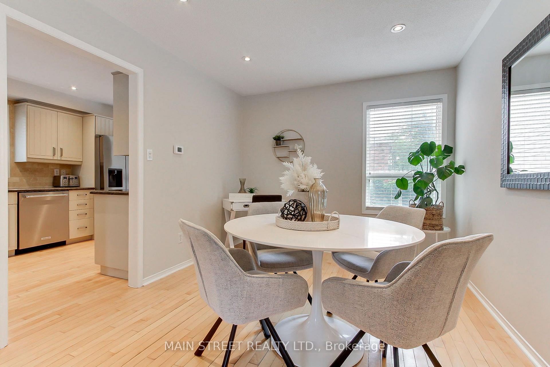 Photo 7 of 70 Dunsmore Crescent, Richmond Hill, Crosby — HOMEH