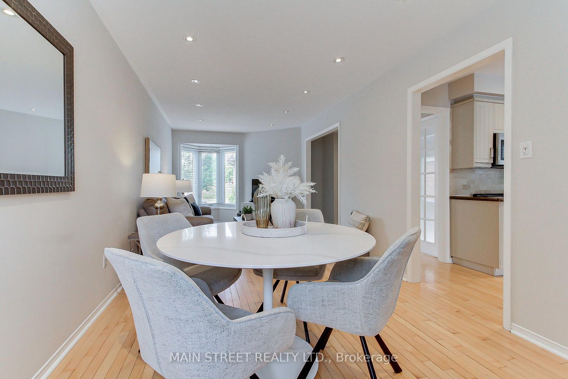 Photo 8 of 70 Dunsmore Crescent, Richmond Hill, Crosby — HOMEH