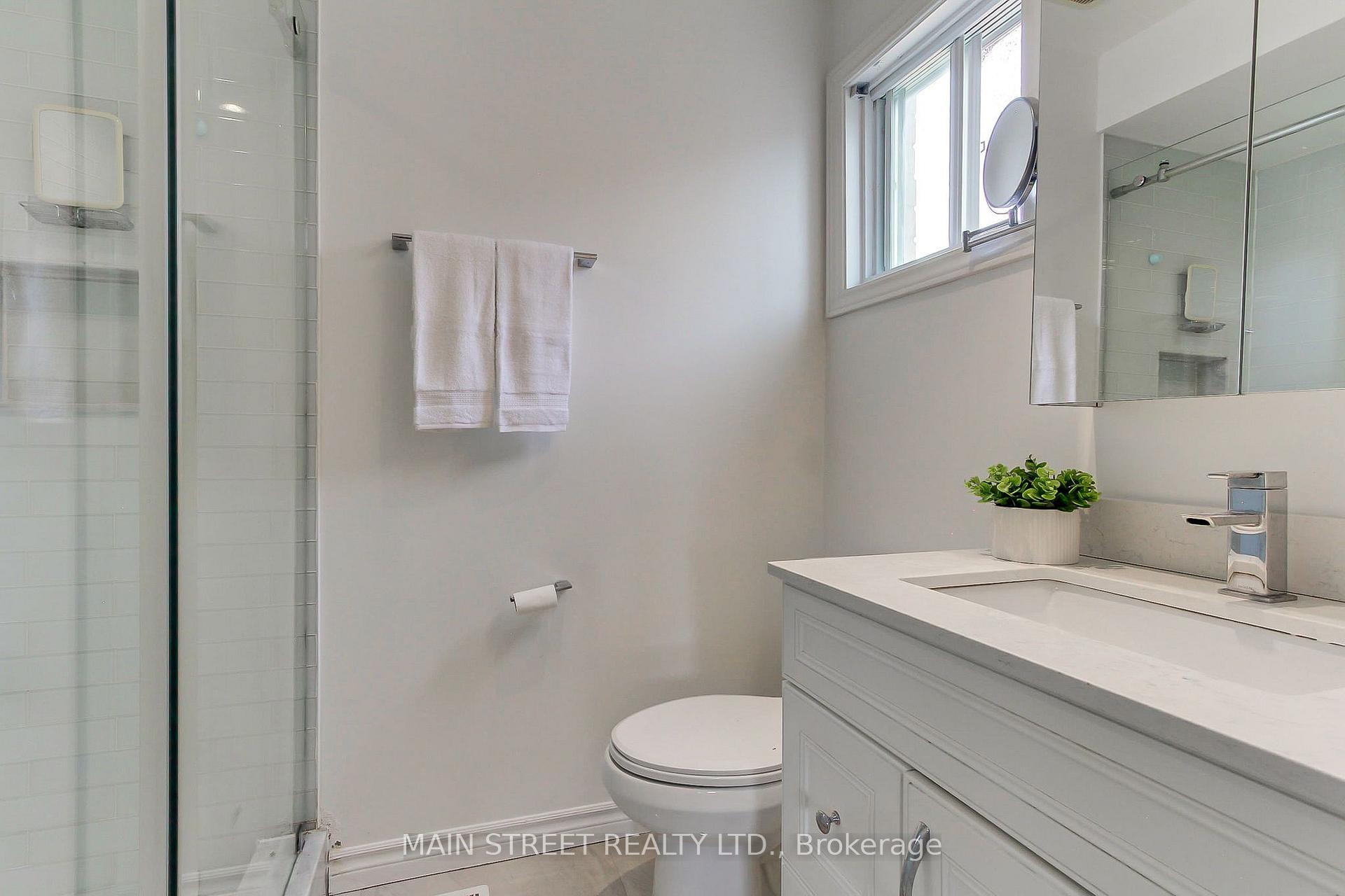 Photo 20 of 70 Dunsmore Crescent, Richmond Hill, Crosby — HOMEH