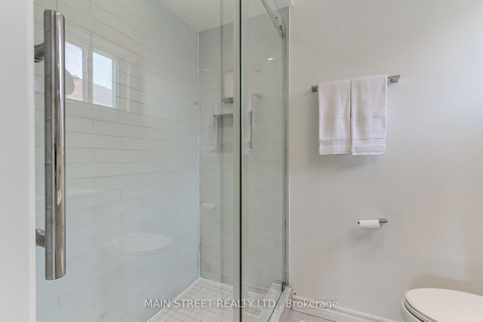 Photo 21 of 70 Dunsmore Crescent, Richmond Hill, Crosby — HOMEH