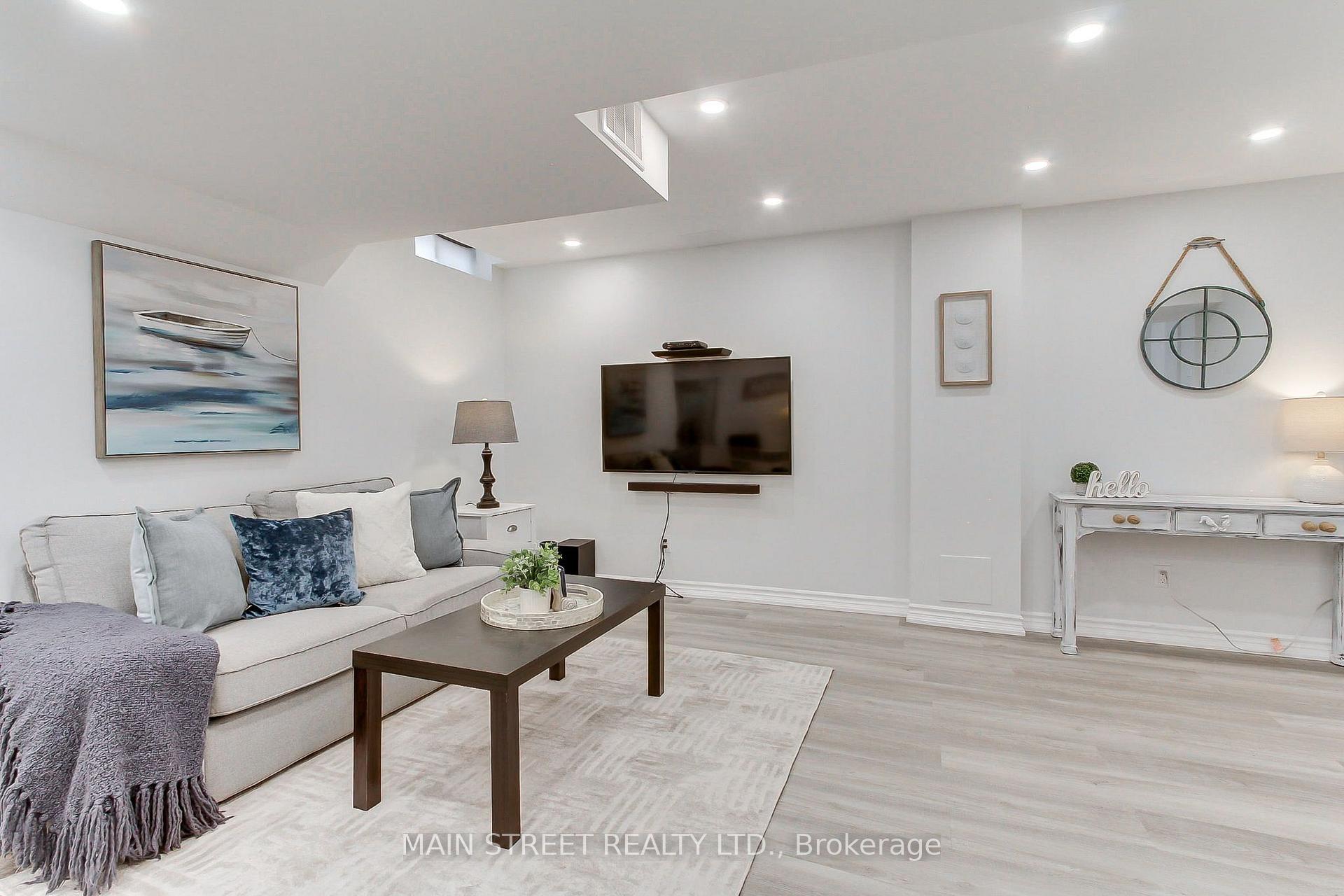 Photo 26 of 70 Dunsmore Crescent, Richmond Hill, Crosby — HOMEH