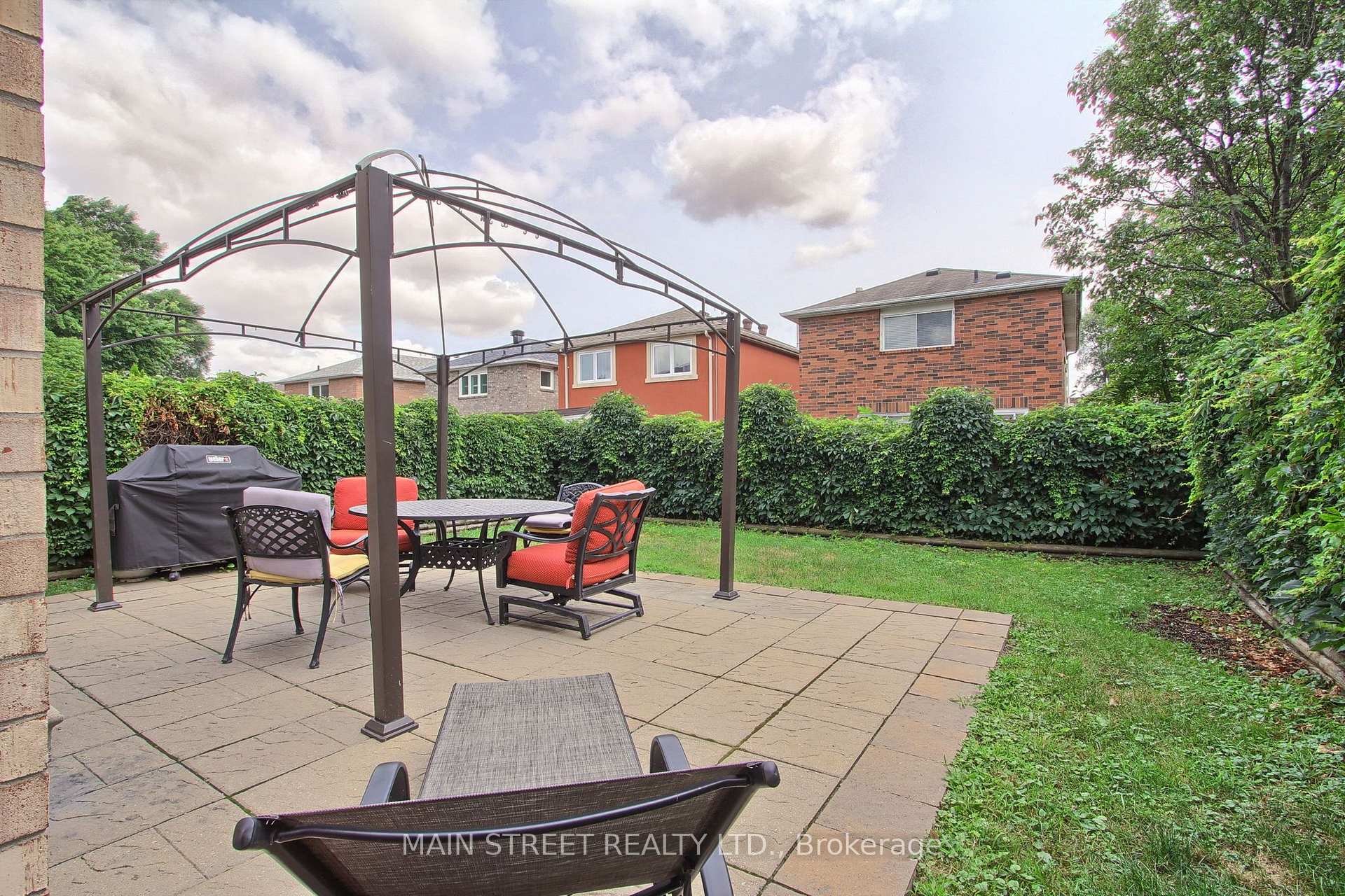 Photo 32 of 70 Dunsmore Crescent, Richmond Hill, Crosby — HOMEH