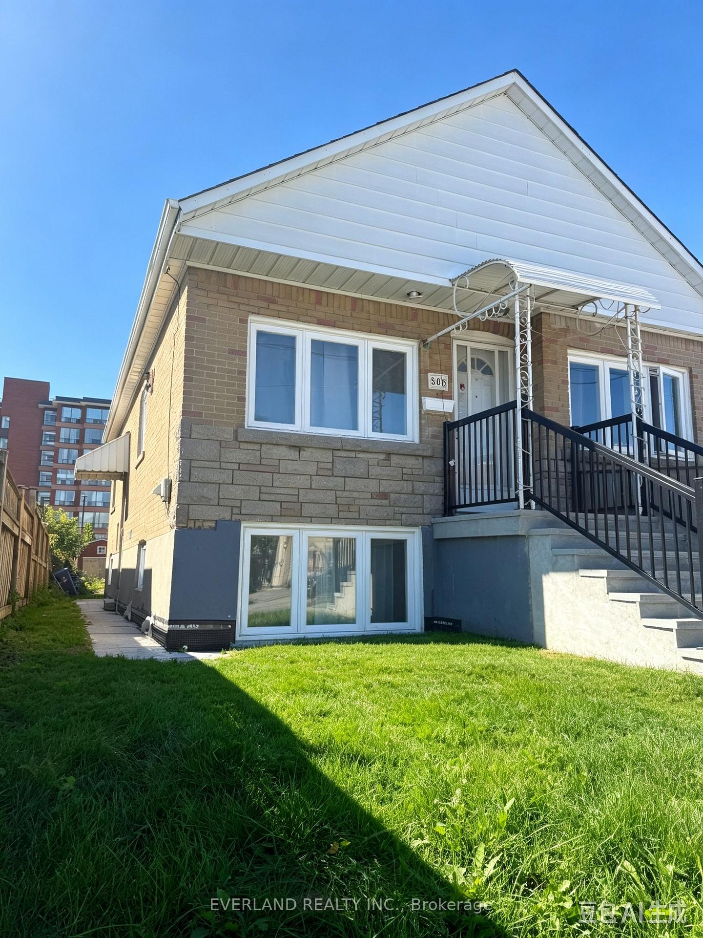Photo of Unit Bsmt, 808 Midland Avenue