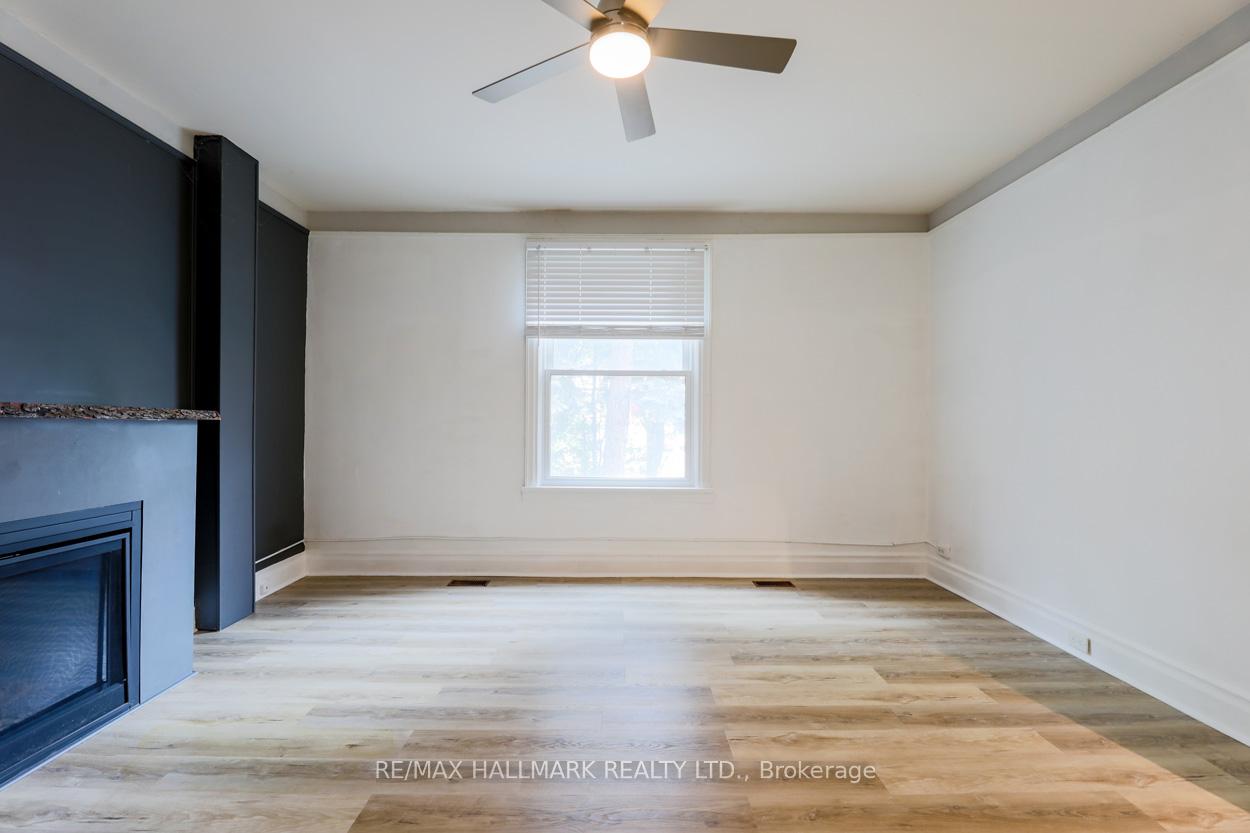 Photo 4 of Unit Main Floor, 405 Kingston Road, Toronto, The Beaches — HOMEH