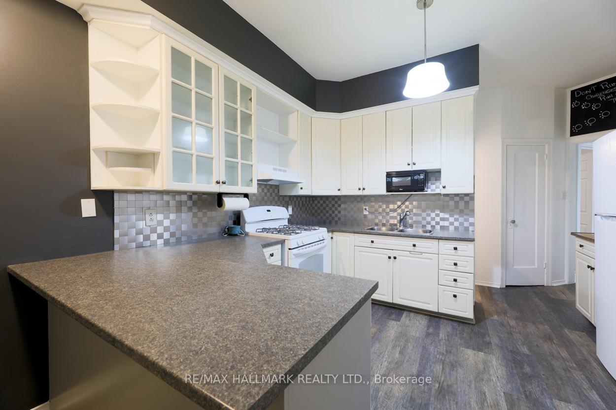 Photo 6 of Unit Main Floor, 405 Kingston Road, Toronto, The Beaches — HOMEH