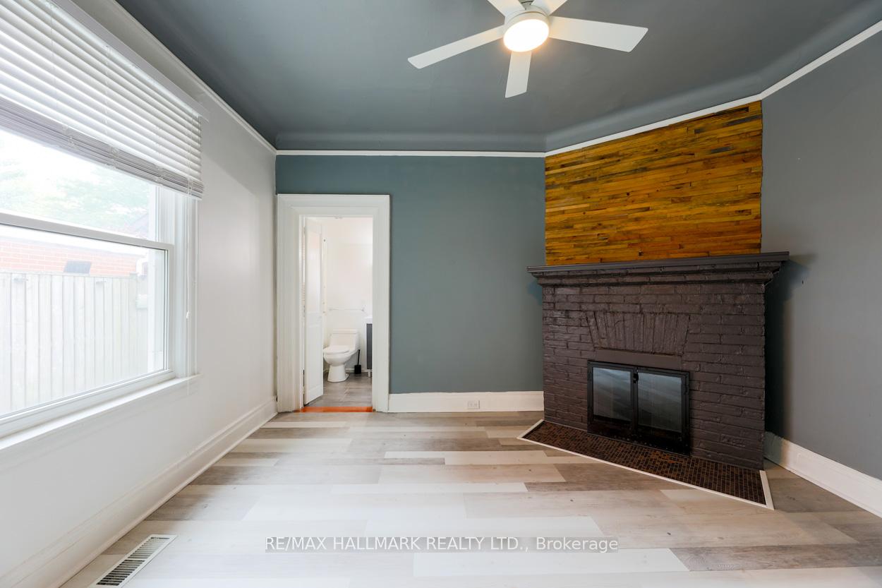 Photo 8 of Unit Main Floor, 405 Kingston Road, Toronto, The Beaches — HOMEH