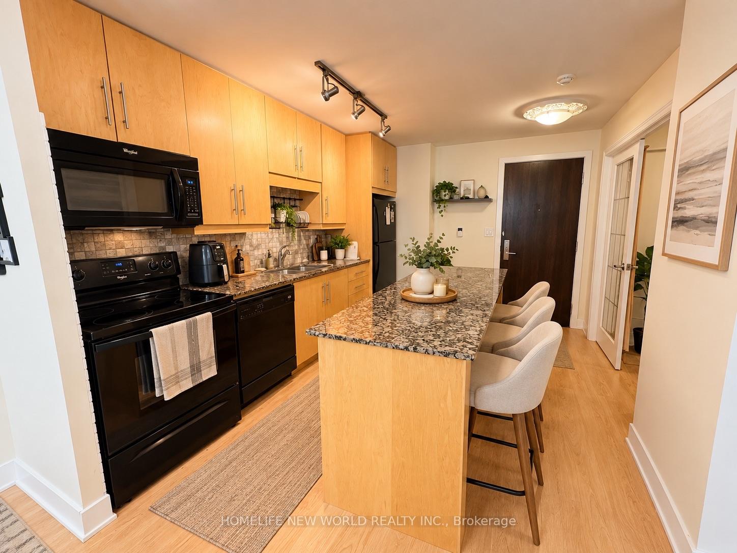 Photo 7 of Unit 412, 20 Blue Jays Way, Toronto, Waterfront Communities — HOMEH