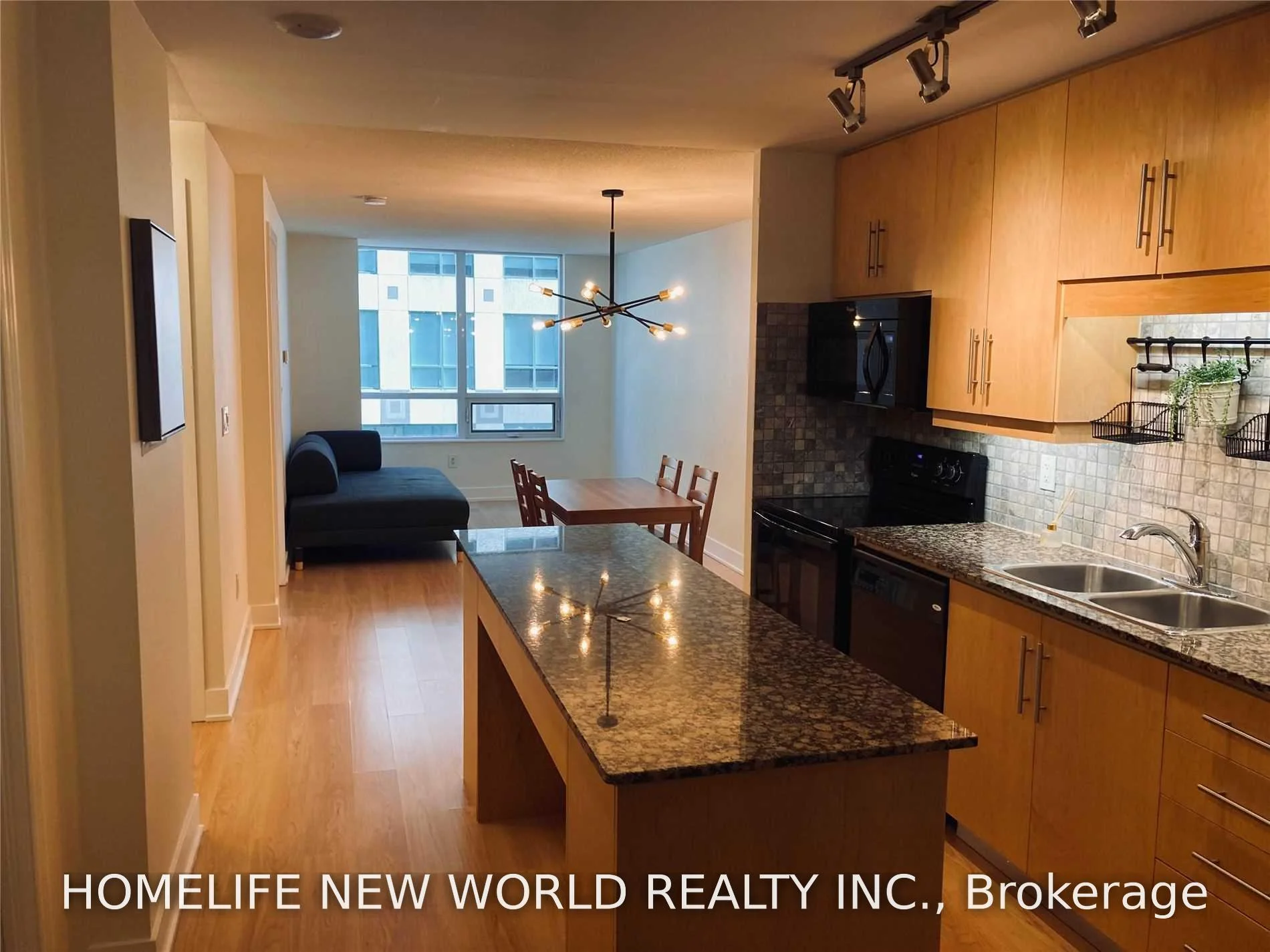 Photo 4 of Unit 412, 20 Blue Jays Way, Toronto, Waterfront Communities — HOMEH