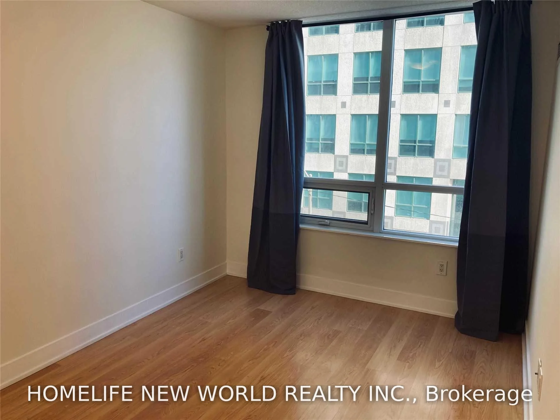 Photo 10 of Unit 412, 20 Blue Jays Way, Toronto, Waterfront Communities — HOMEH