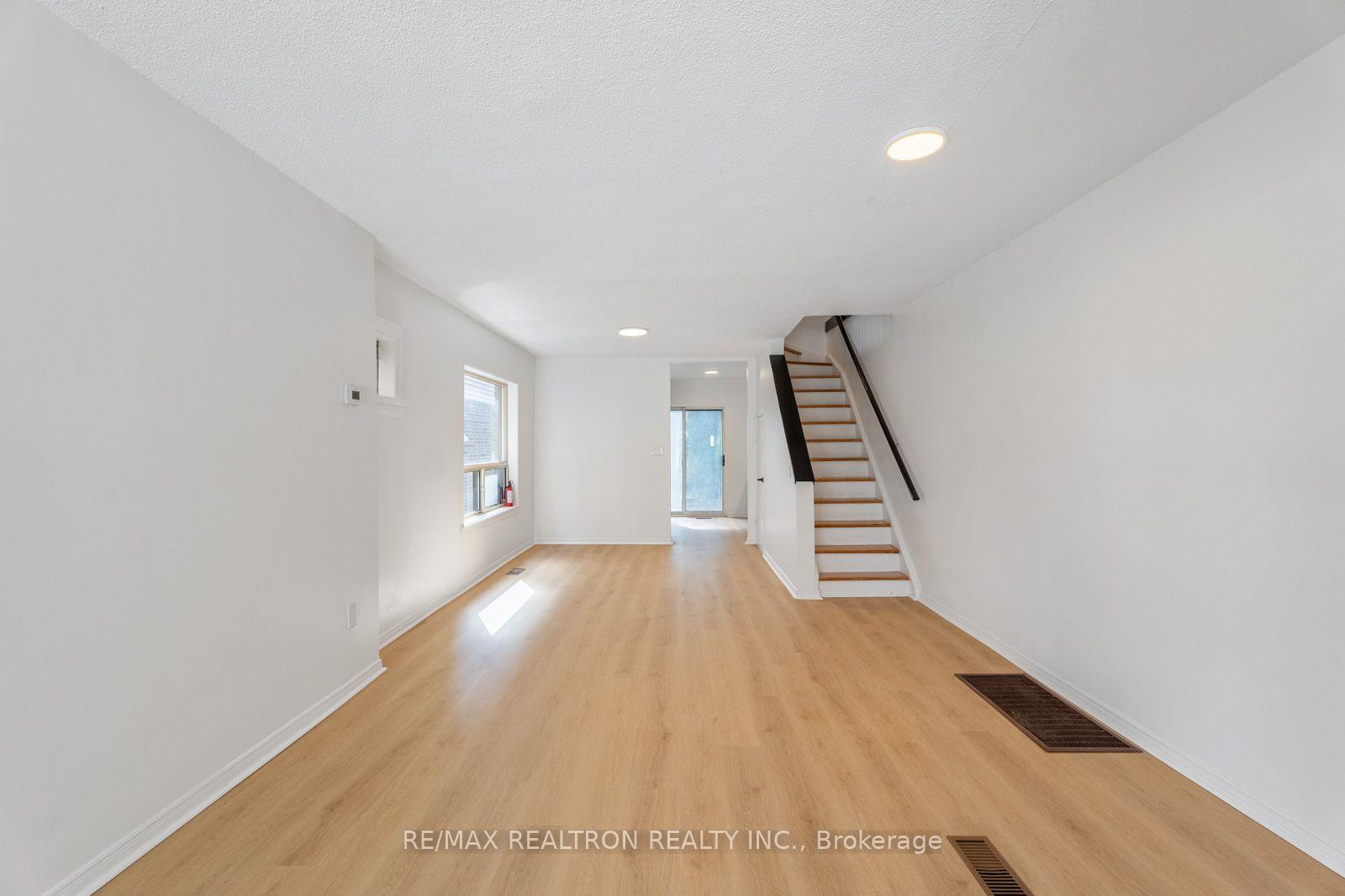 Photo 7 of 38 Henning Avenue, Toronto, Yonge-Eglinton — HOMEH