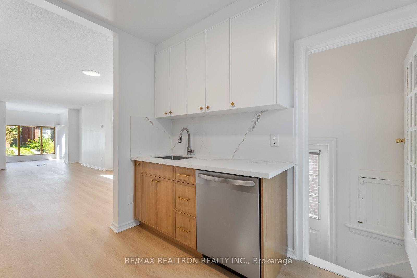 Photo 13 of 38 Henning Avenue, Toronto, Yonge-Eglinton — HOMEH