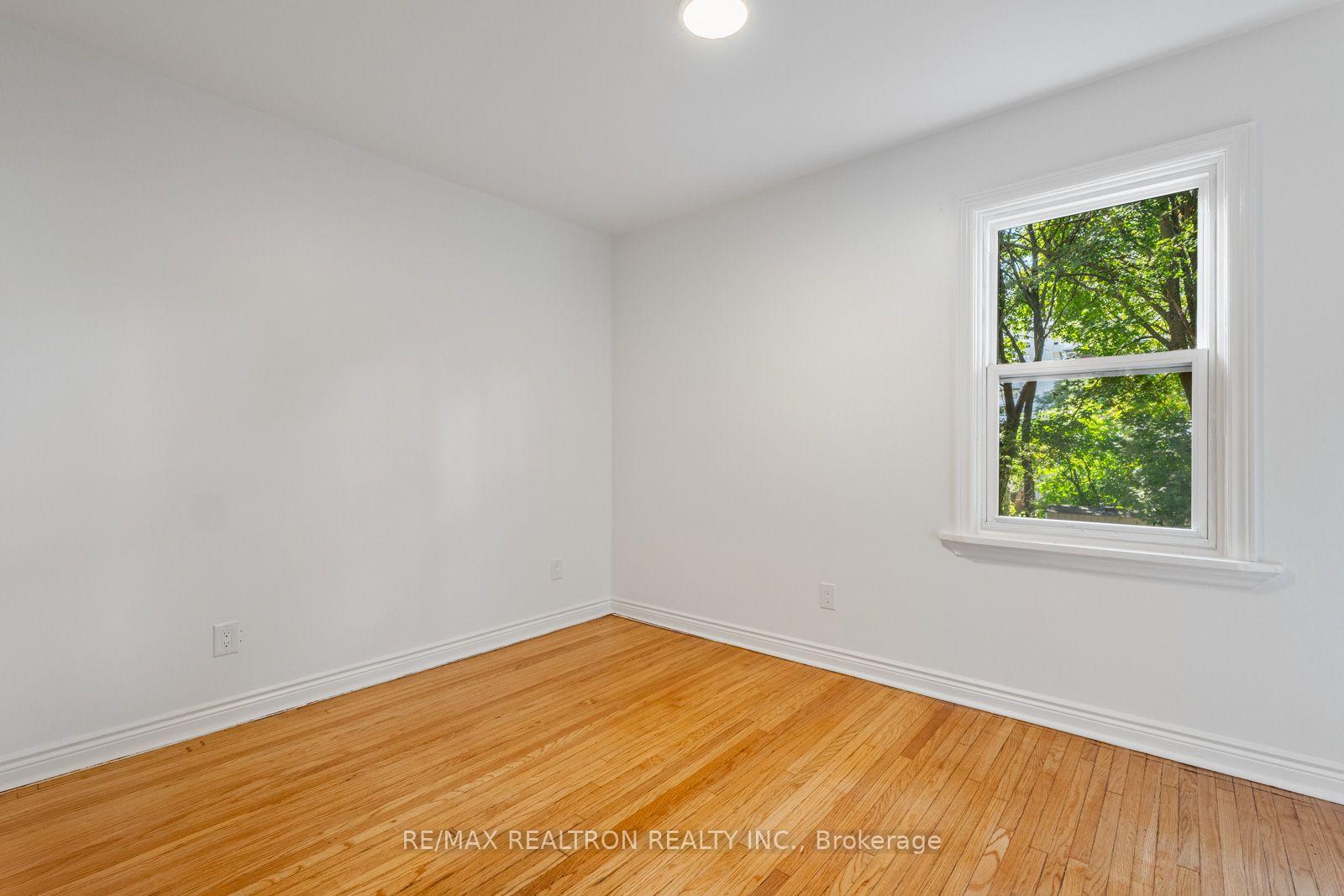 Photo 16 of 38 Henning Avenue, Toronto, Yonge-Eglinton — HOMEH