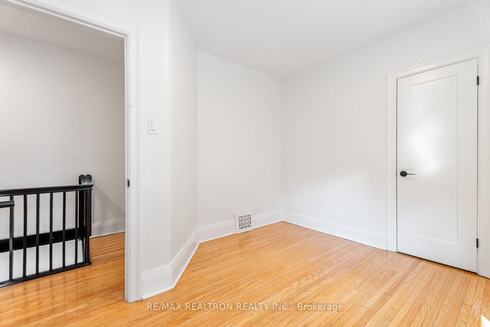 Photo 21 of 38 Henning Avenue, Toronto, Yonge-Eglinton — HOMEH