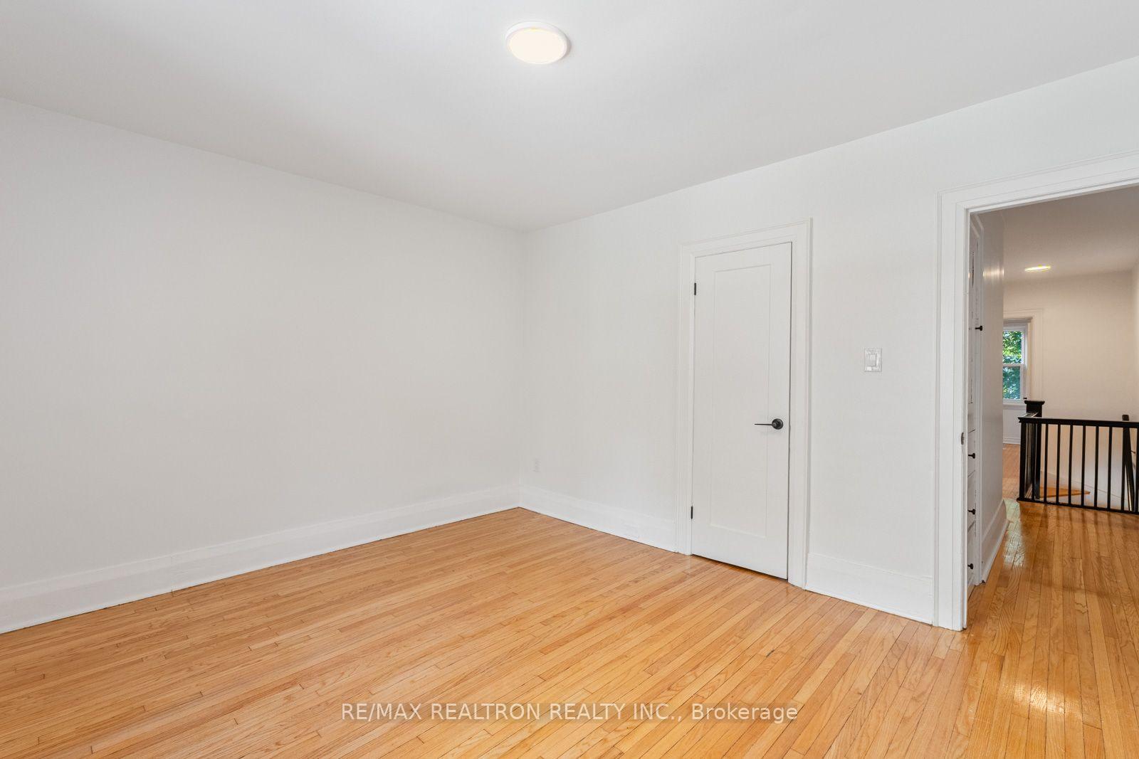 Photo 25 of 38 Henning Avenue, Toronto, Yonge-Eglinton — HOMEH