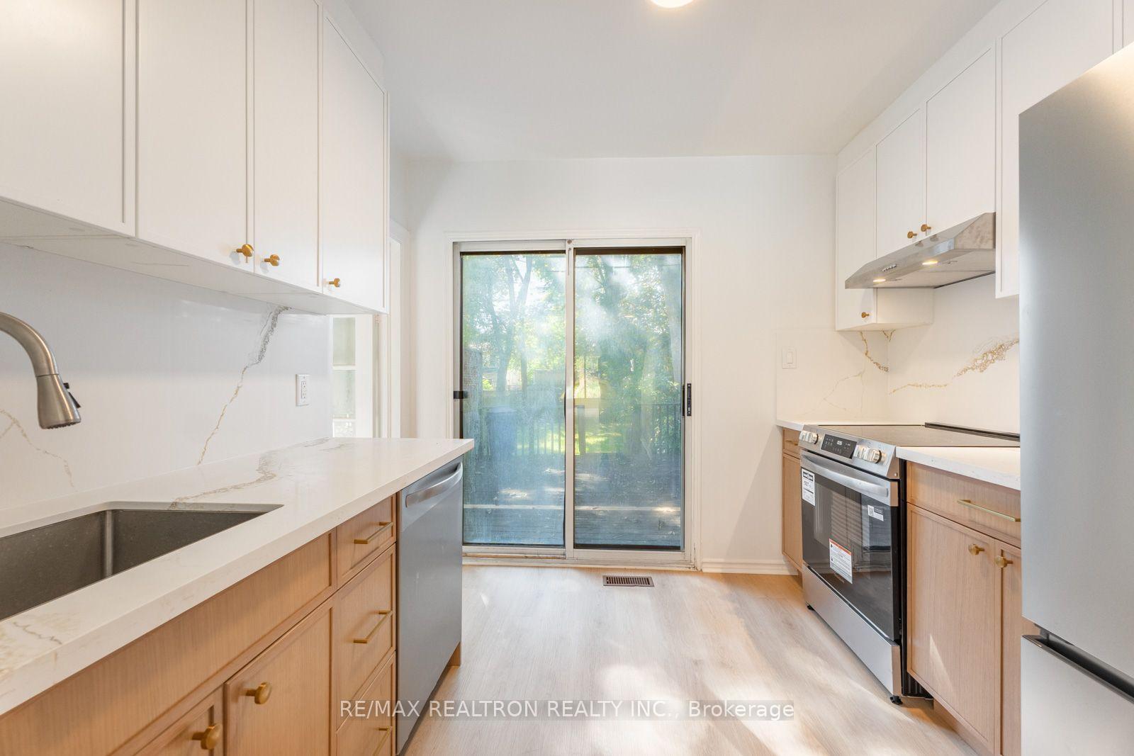 Photo 27 of 38 Henning Avenue, Toronto, Yonge-Eglinton — HOMEH