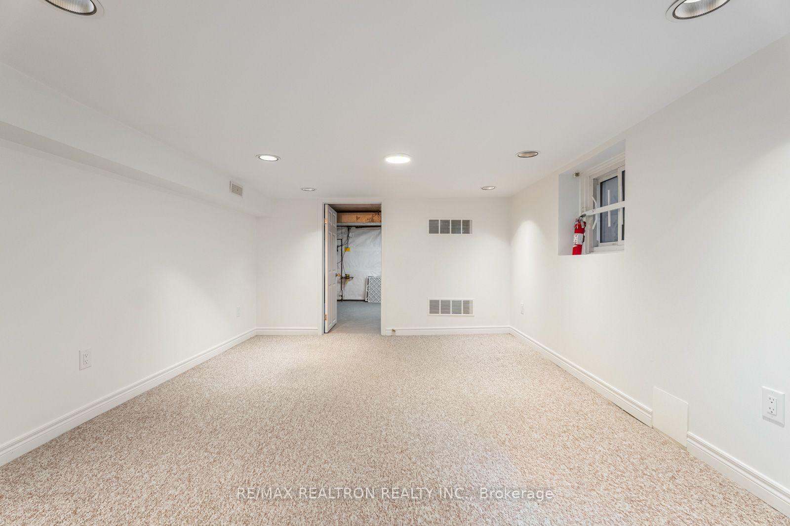 Photo 28 of 38 Henning Avenue, Toronto, Yonge-Eglinton — HOMEH