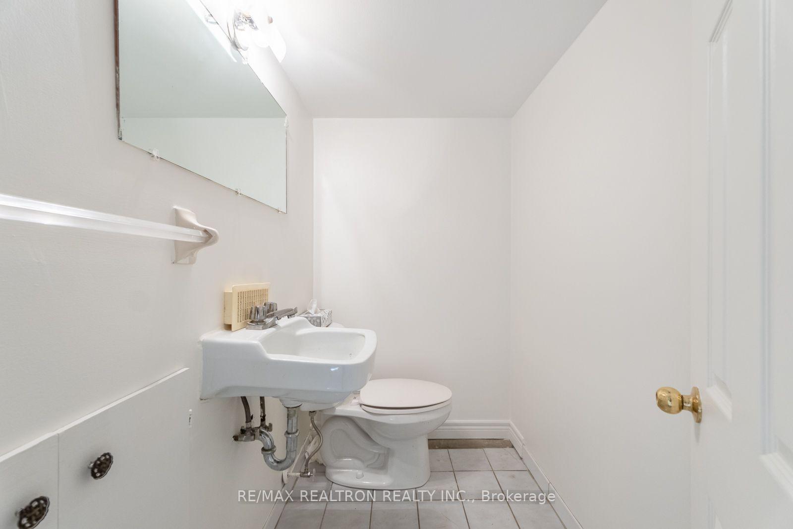 Photo 29 of 38 Henning Avenue, Toronto, Yonge-Eglinton — HOMEH