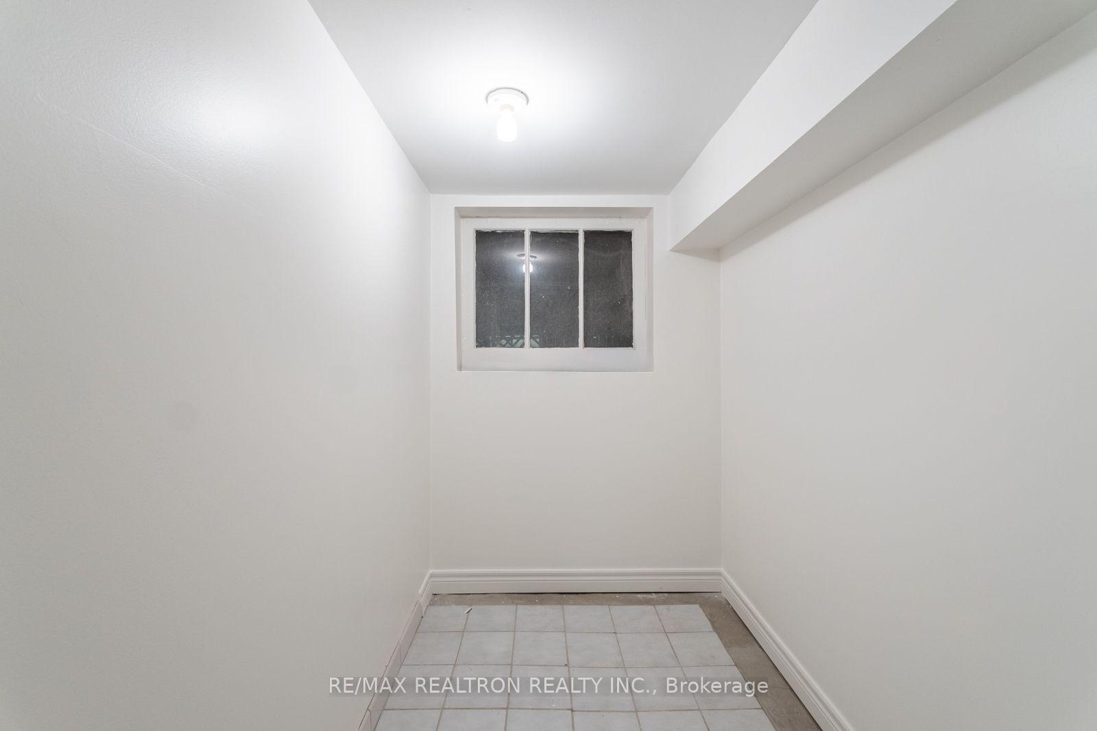 Photo 30 of 38 Henning Avenue, Toronto, Yonge-Eglinton — HOMEH