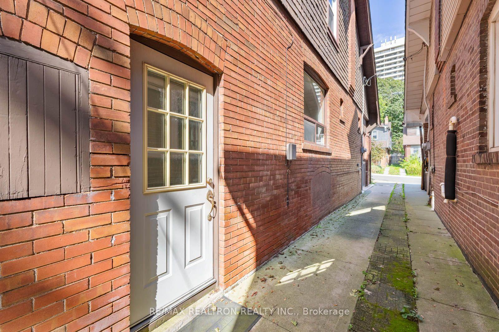 Photo 33 of 38 Henning Avenue, Toronto, Yonge-Eglinton — HOMEH