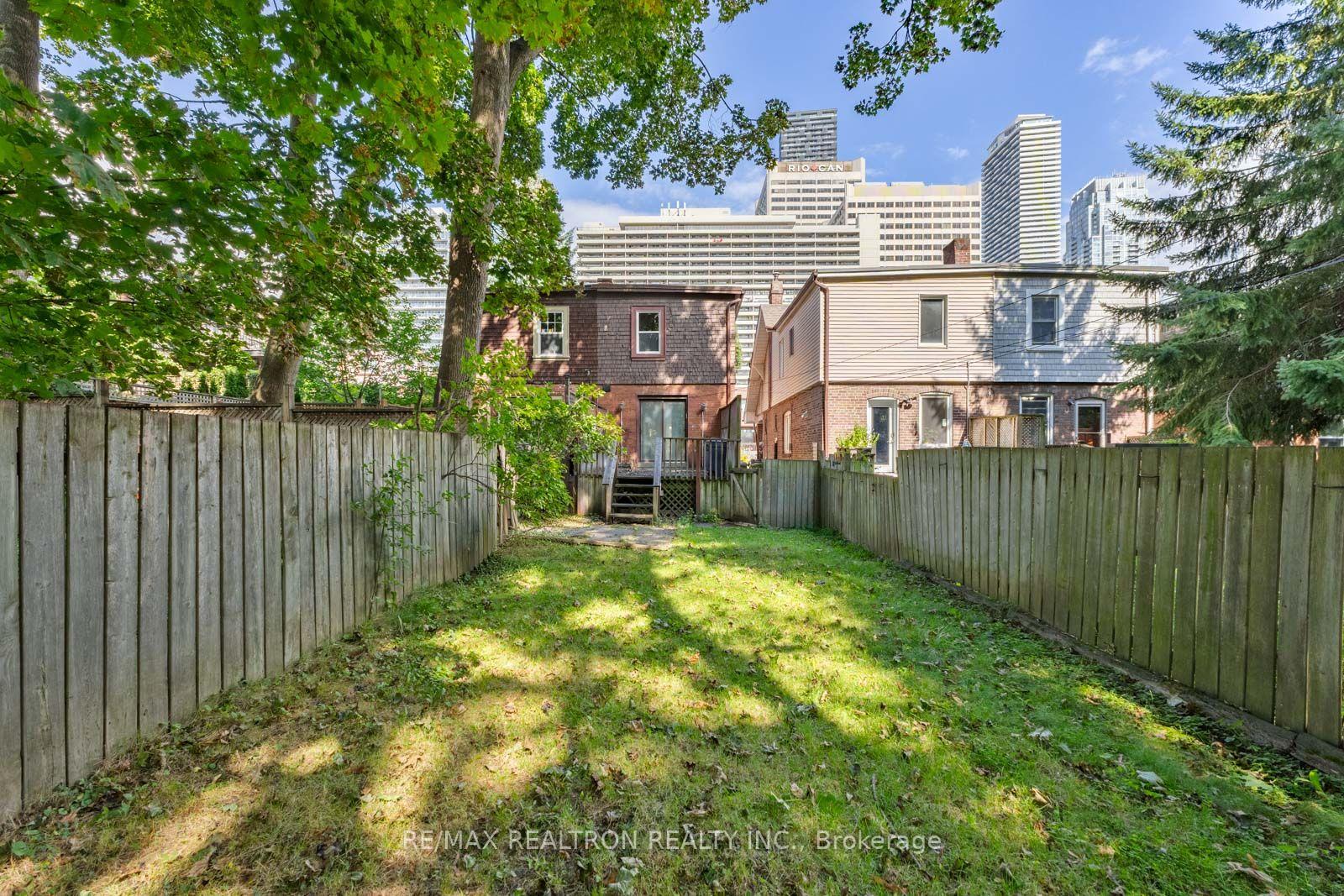 Photo 35 of 38 Henning Avenue, Toronto, Yonge-Eglinton — HOMEH