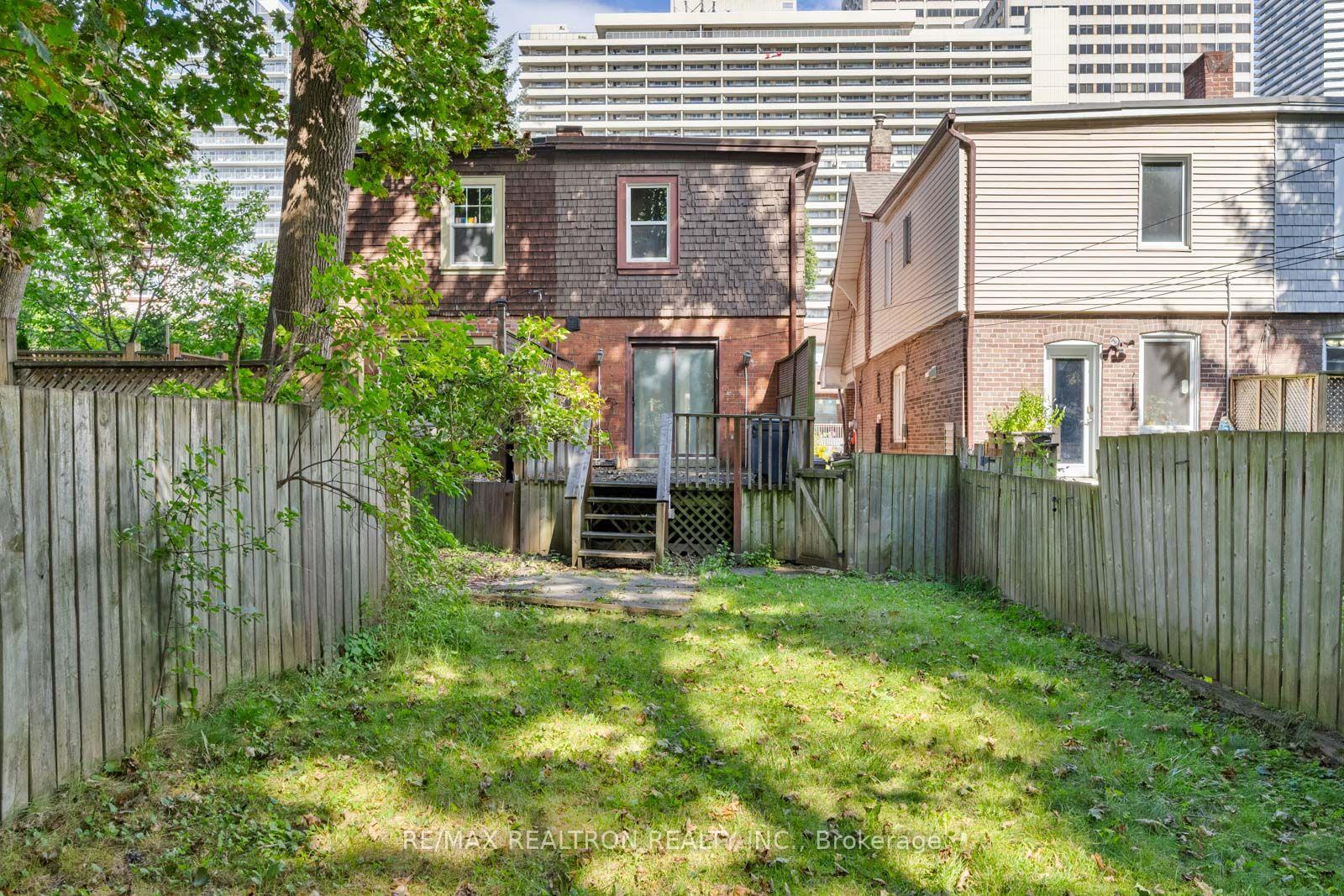 Photo 36 of 38 Henning Avenue, Toronto, Yonge-Eglinton — HOMEH