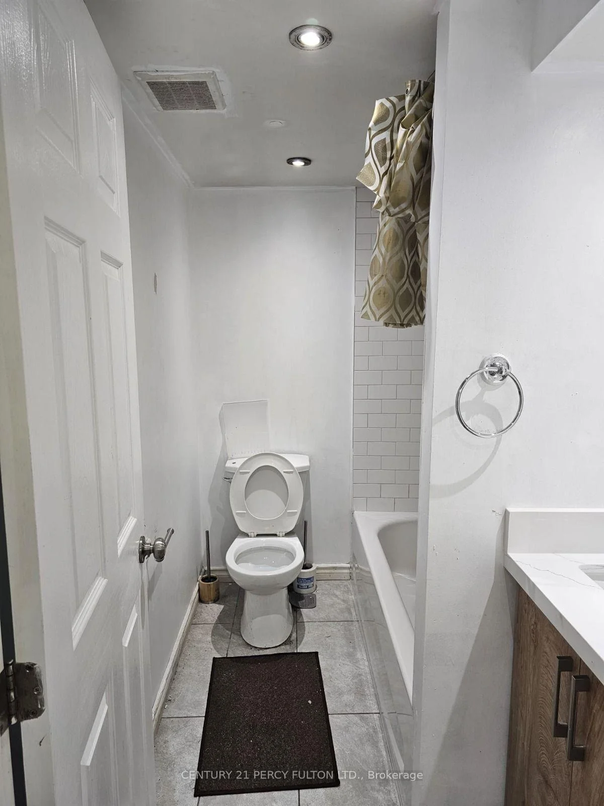 Photo 20 of 143 Tulloch Drive, Ajax, South East — HOMEH
