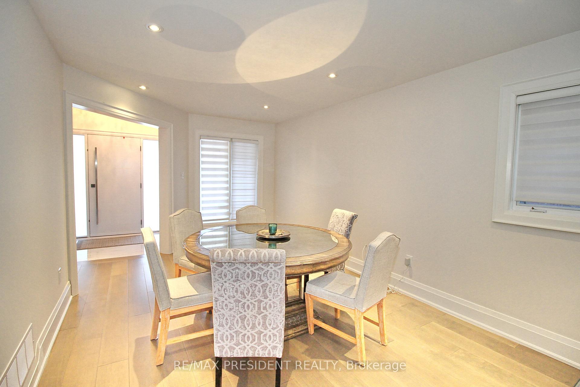 Photo 6 of 32 Deerglen Drive, Brampton, Sandringham-Wellington — HOMEH