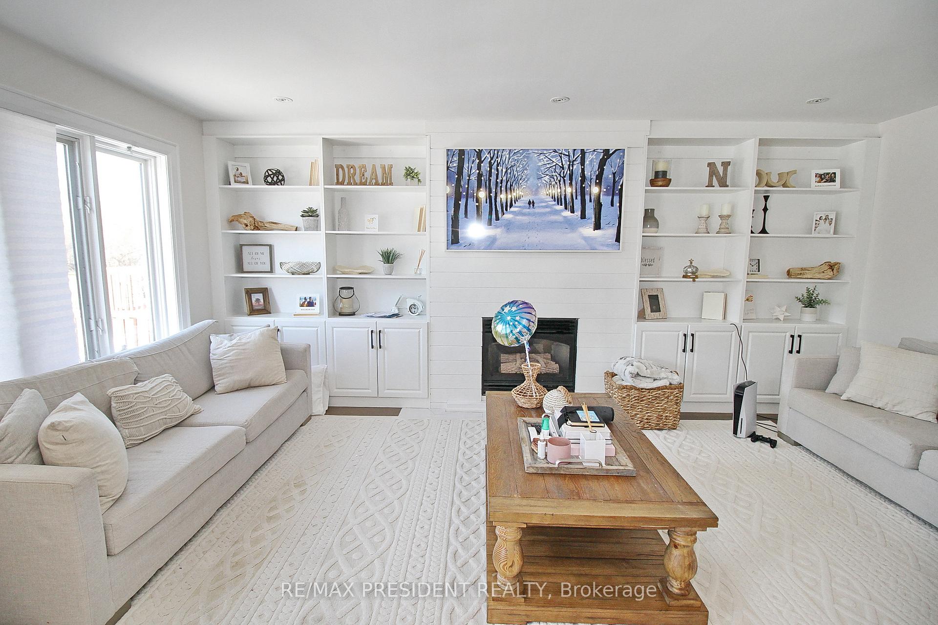Photo 7 of 32 Deerglen Drive, Brampton, Sandringham-Wellington — HOMEH