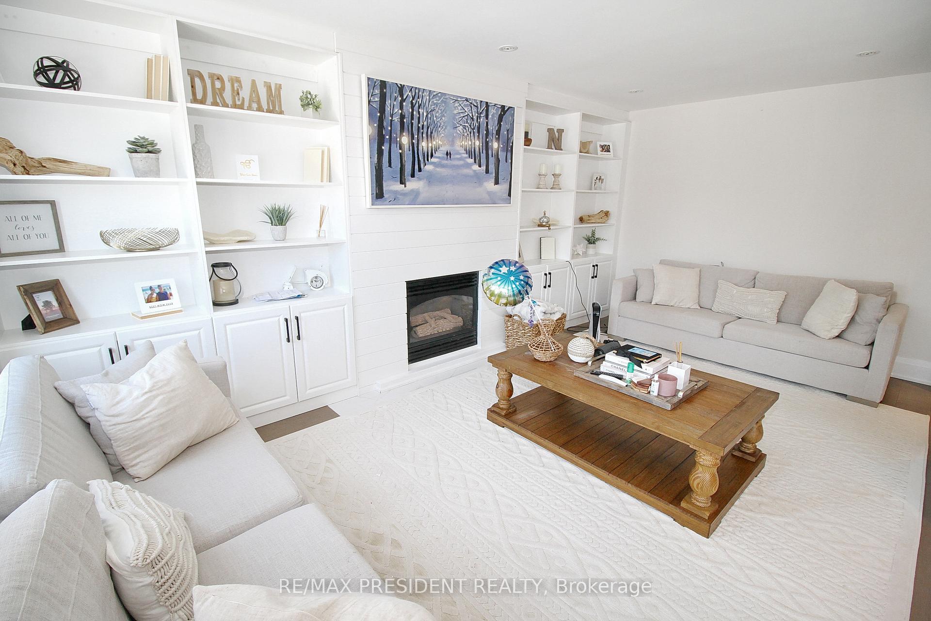 Photo 9 of 32 Deerglen Drive, Brampton, Sandringham-Wellington — HOMEH